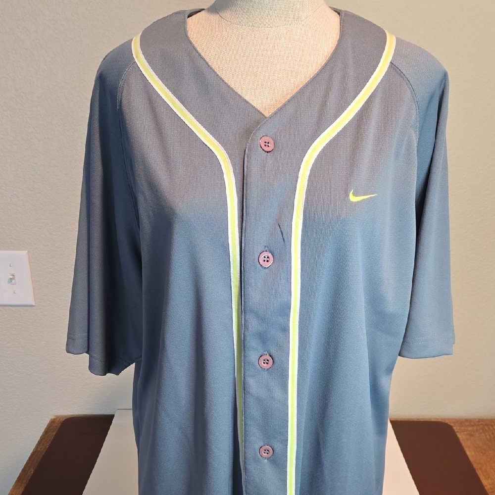 Vintage 90's Nike Men's Gray Baseball Jersey‎ with Neon Green Accents